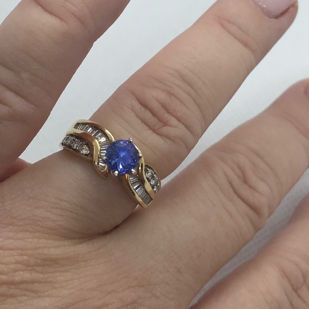 14kt yellow gold diamond and tanzanite ring size 8